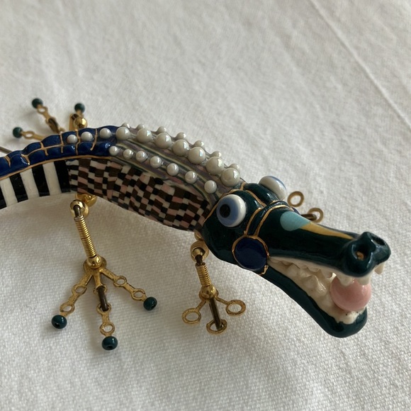 Unique Alligator brooch - Picture 3 of 7